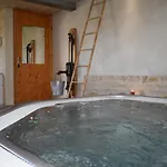 Stone & Hébergement de vacances Chasselay